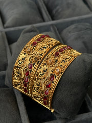 Dur e Husun Pearl Golden Bangles Chi-50